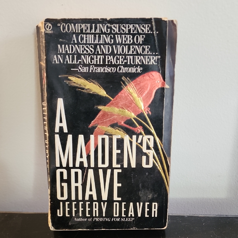 A Maiden's Grave Paperback Book